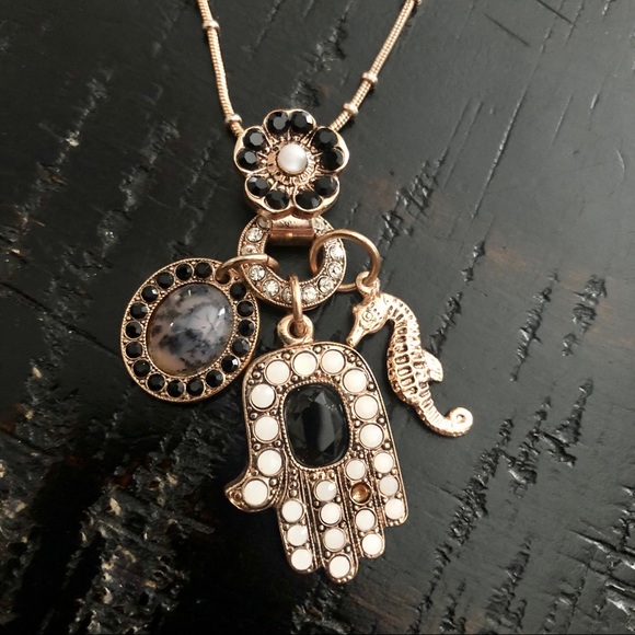 Amaro Israeli Hamsa Necklace - rose gold - Picture 1 of 6